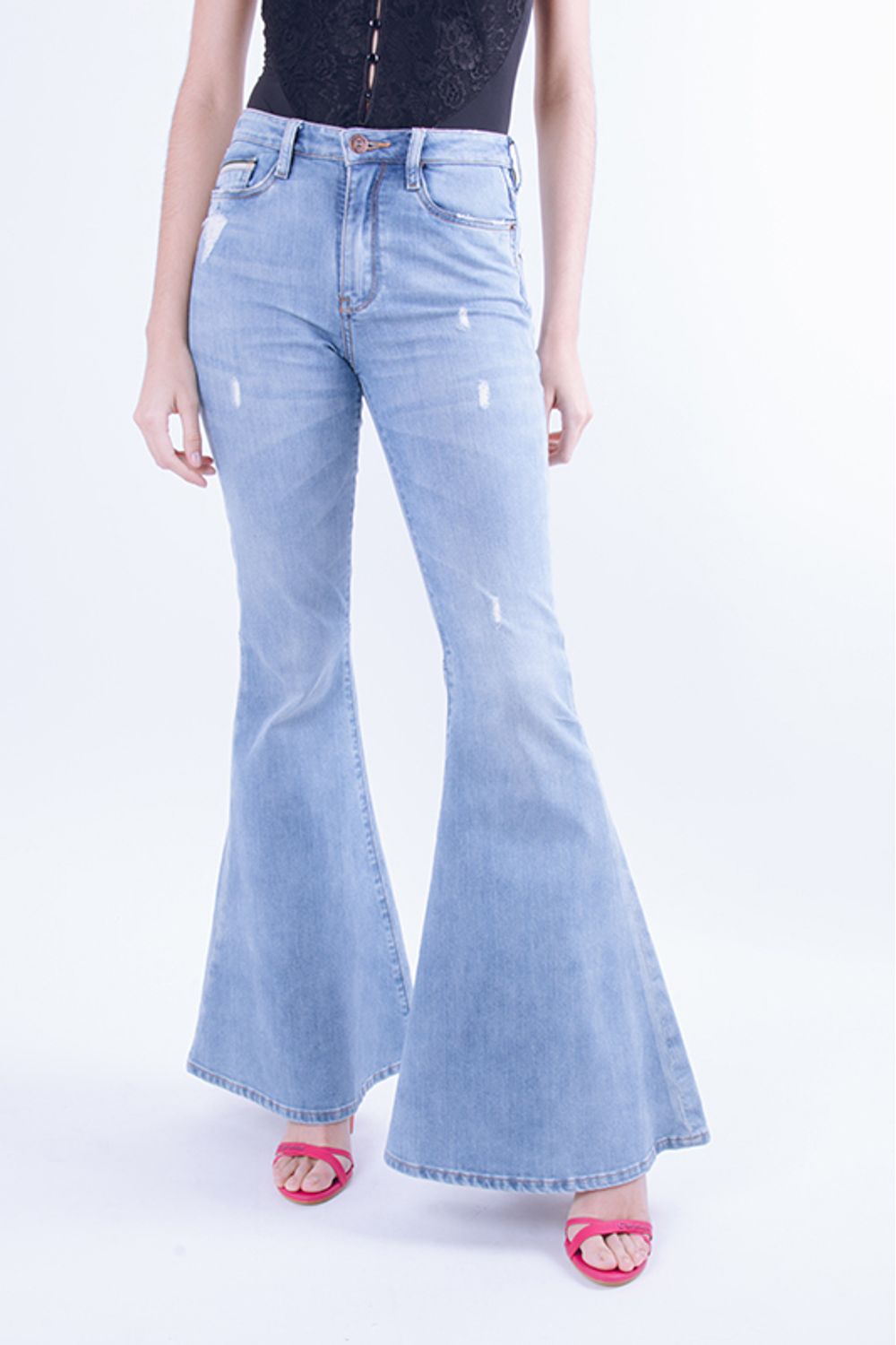 calça jeans super flare