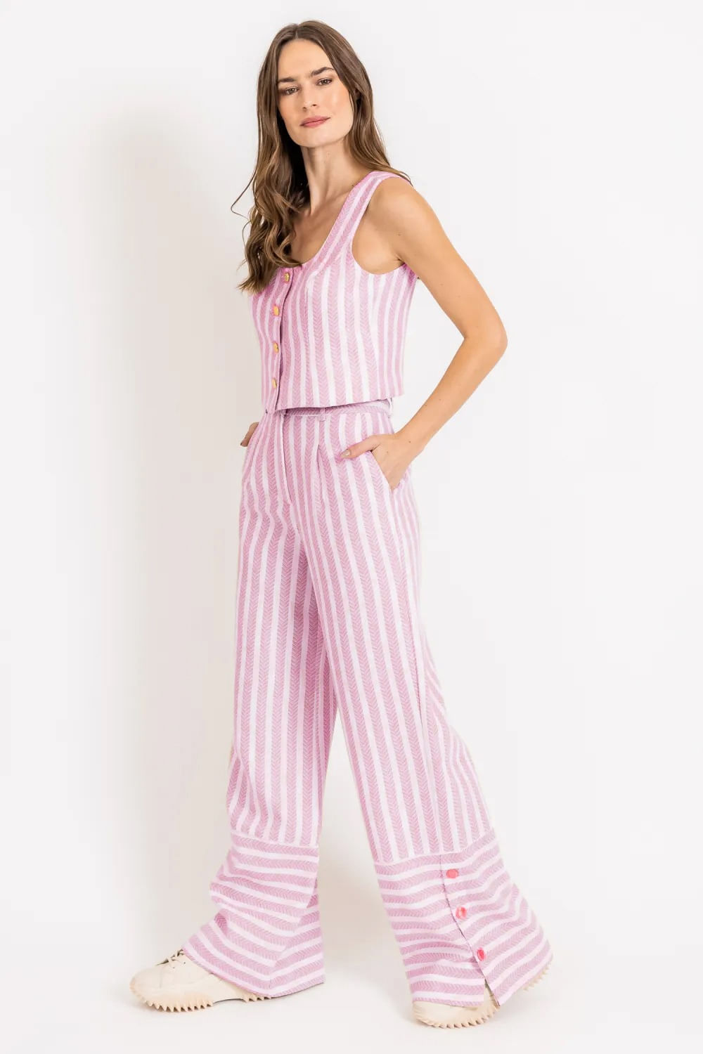 CALÇA COM BOTÕES BARRA