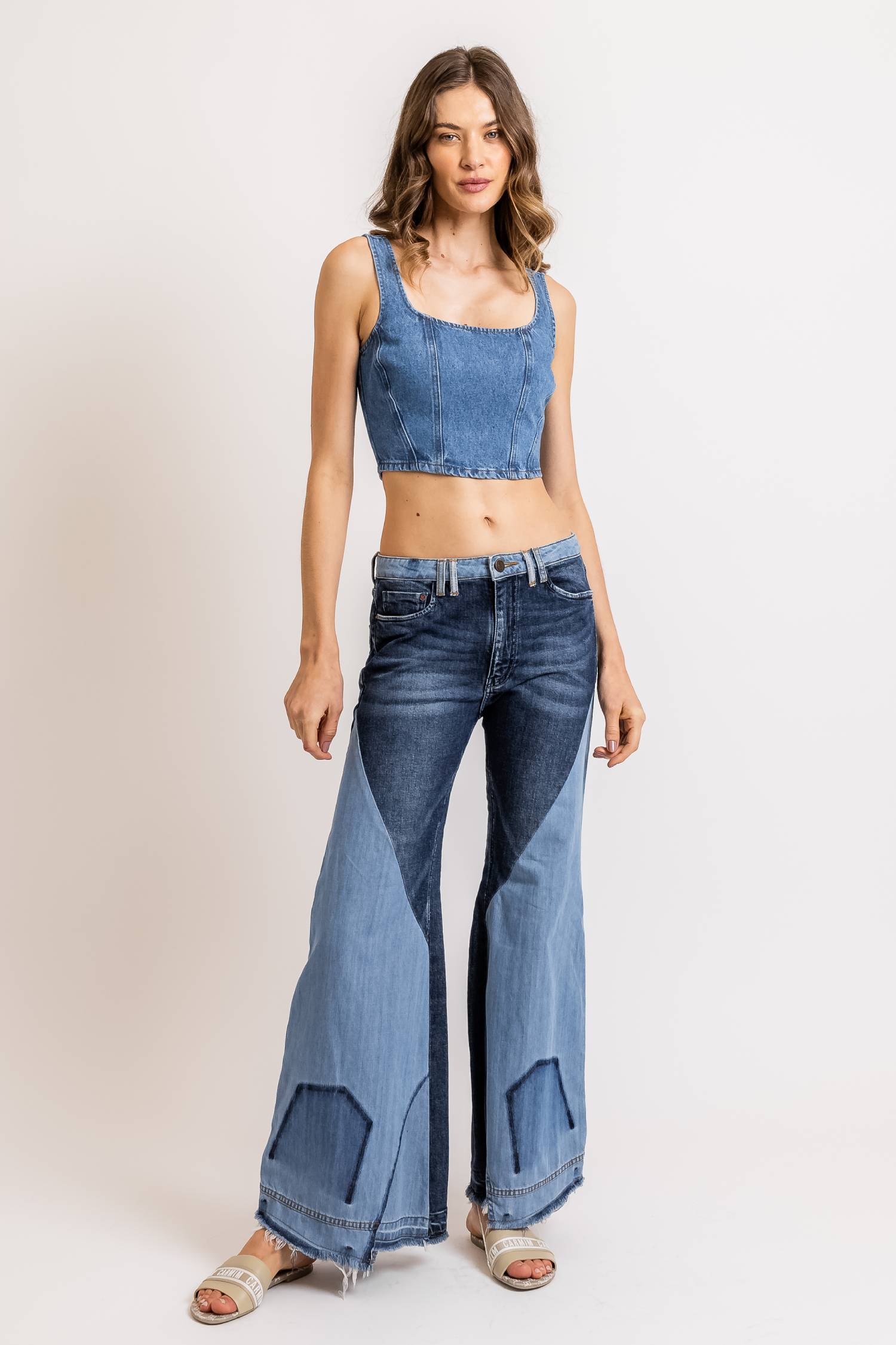 CALÇA UPCYCLING RECORTE LATERAL