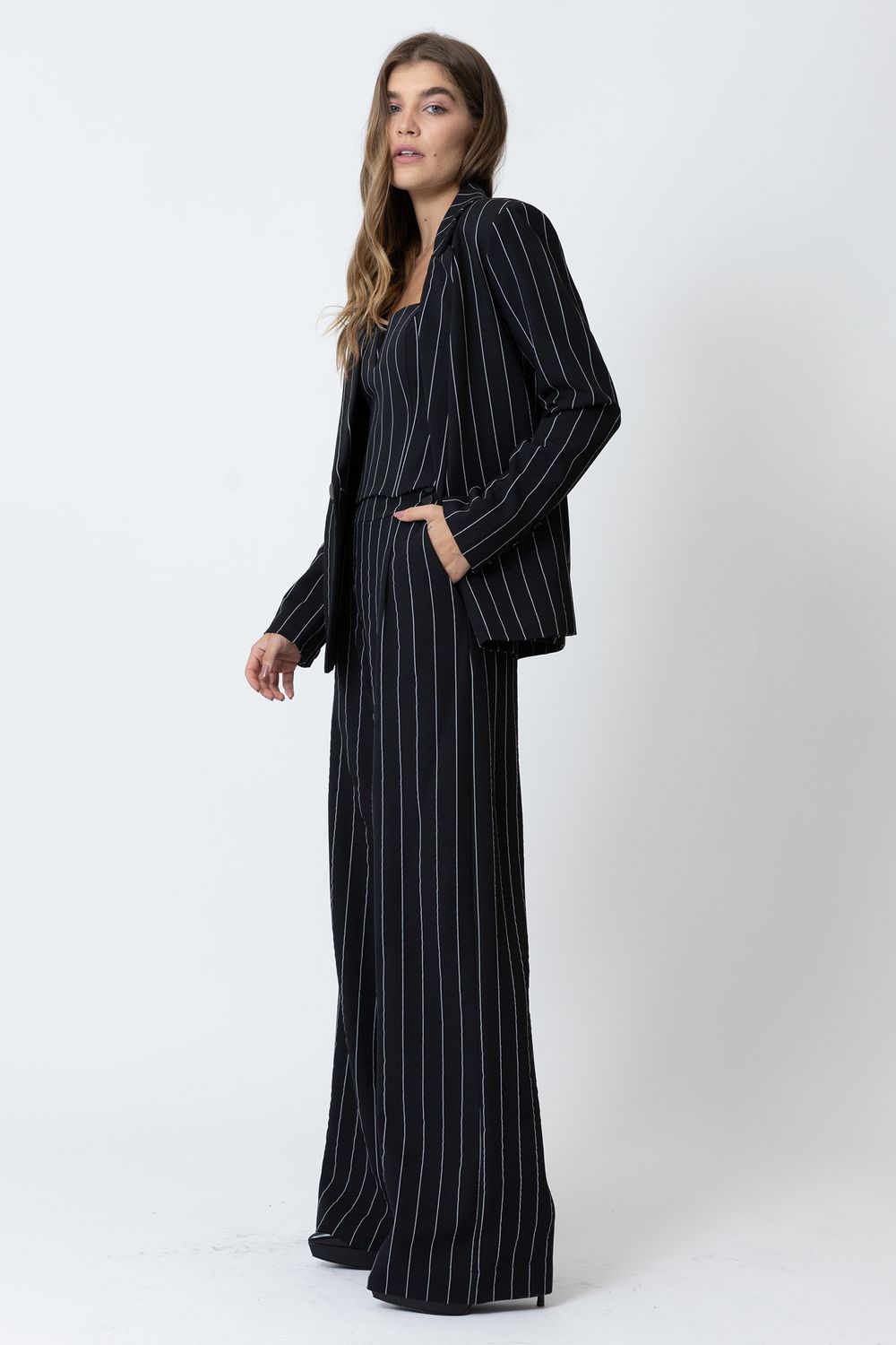 CALCA-F1309-E-BLUSA-F6832-E-BLAZER-F12312-LADO