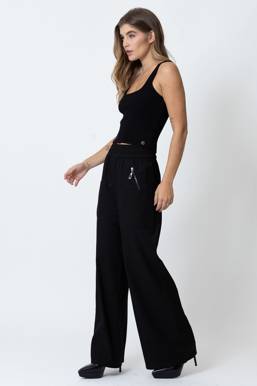 BLUSA-T43121-E-CALCA-F1313-LADO