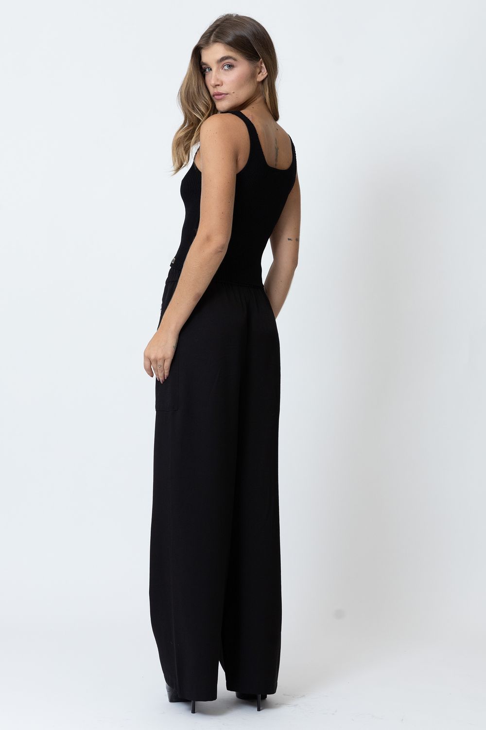 BLUSA-T43121-E-CALCA-F1313-COSTAS
