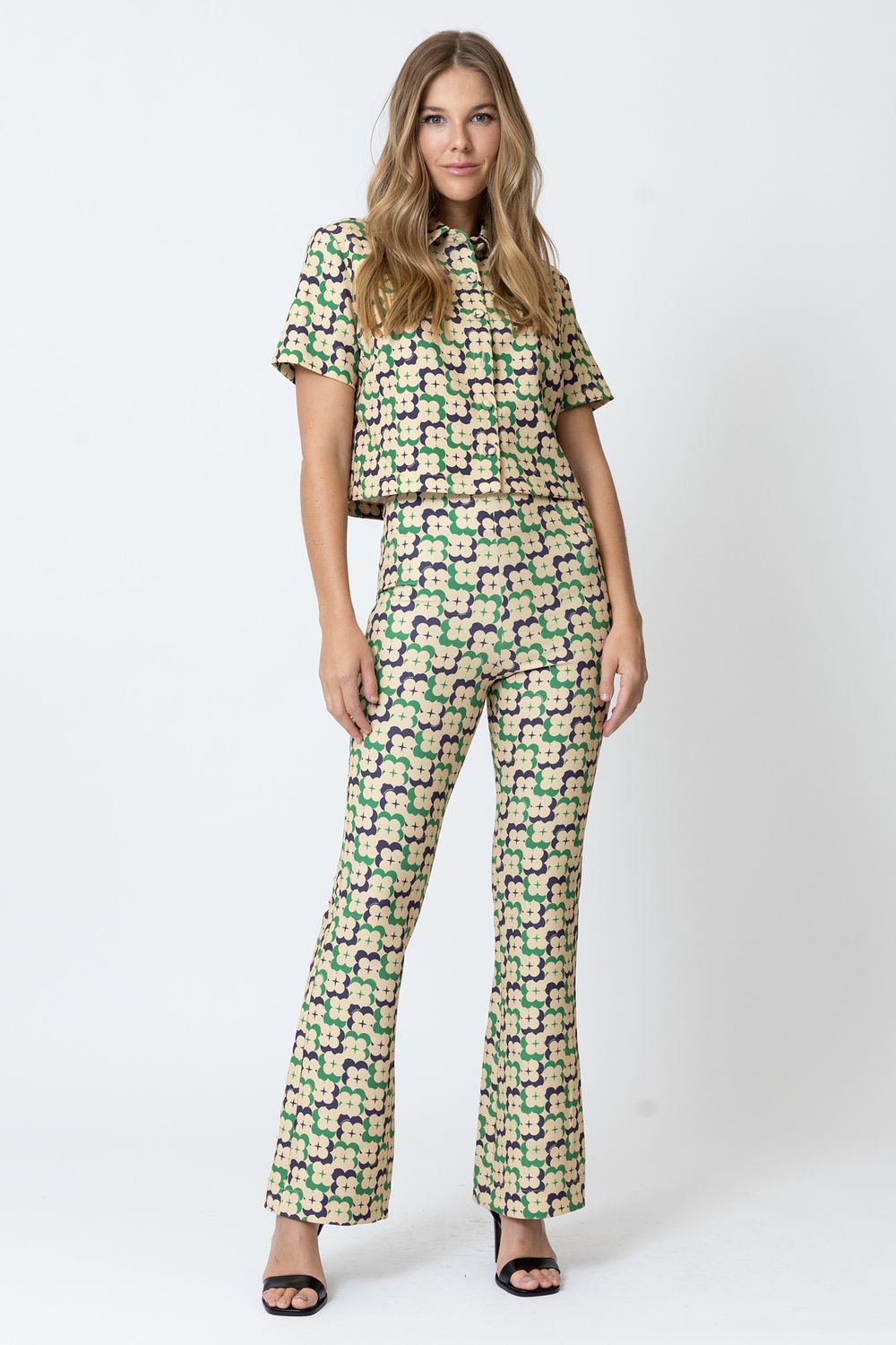 CAMISA-F80202-E-CALCA-F1299-CAPA