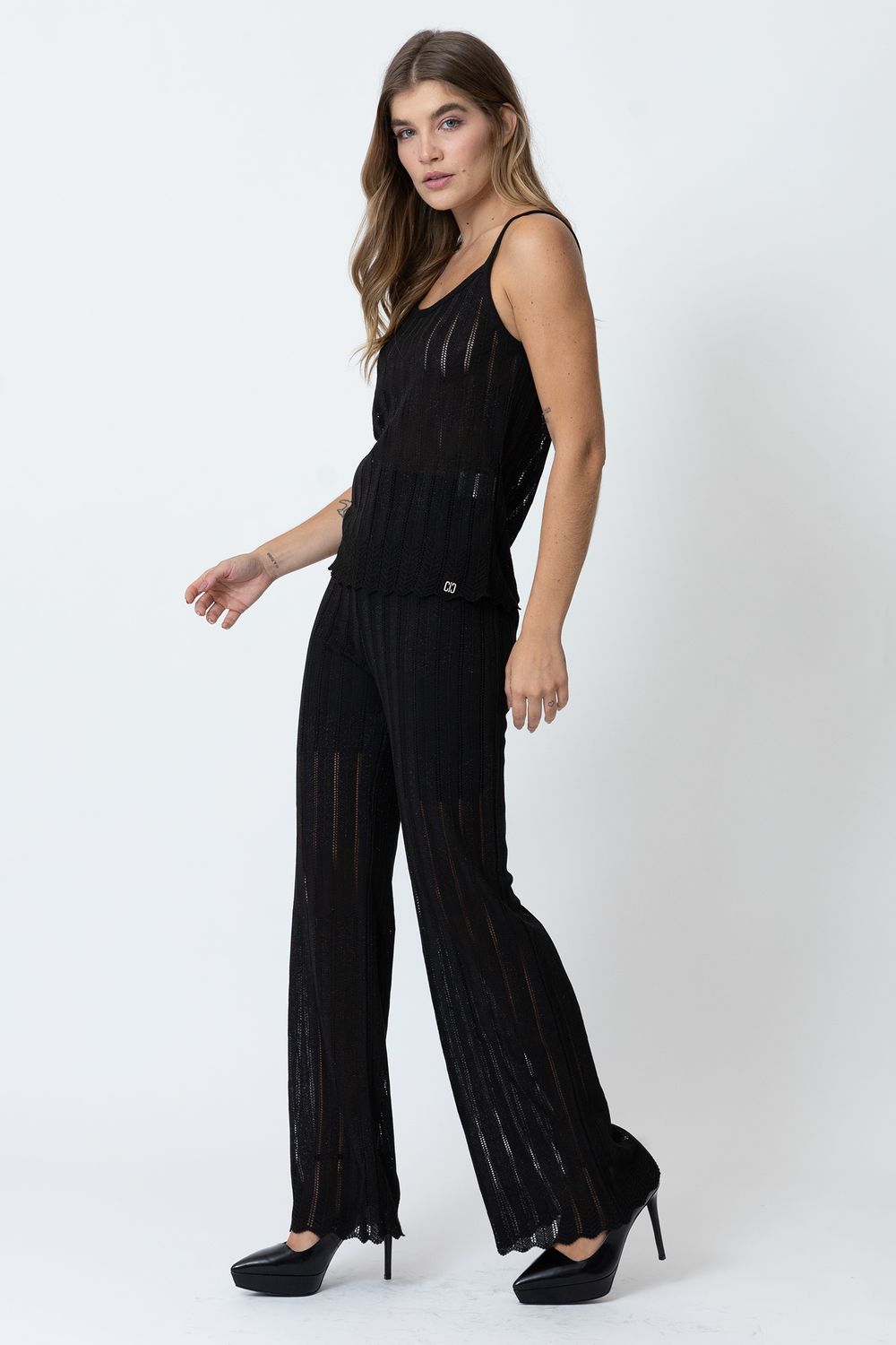 CALCA-T43118-E-BLUSA-T43119-LADO