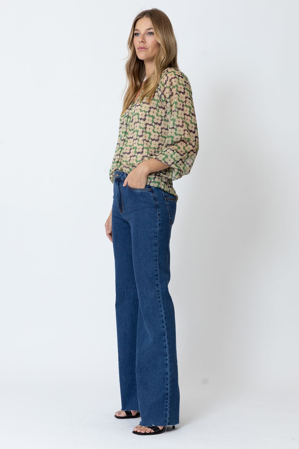 CAMISA-F80216-E-CALCA-JE1213-LADO
