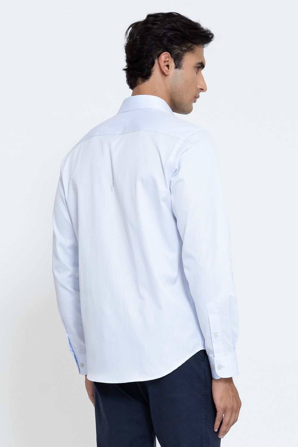 CAMISA-M80121-CALCA-JE1221-COSTAS