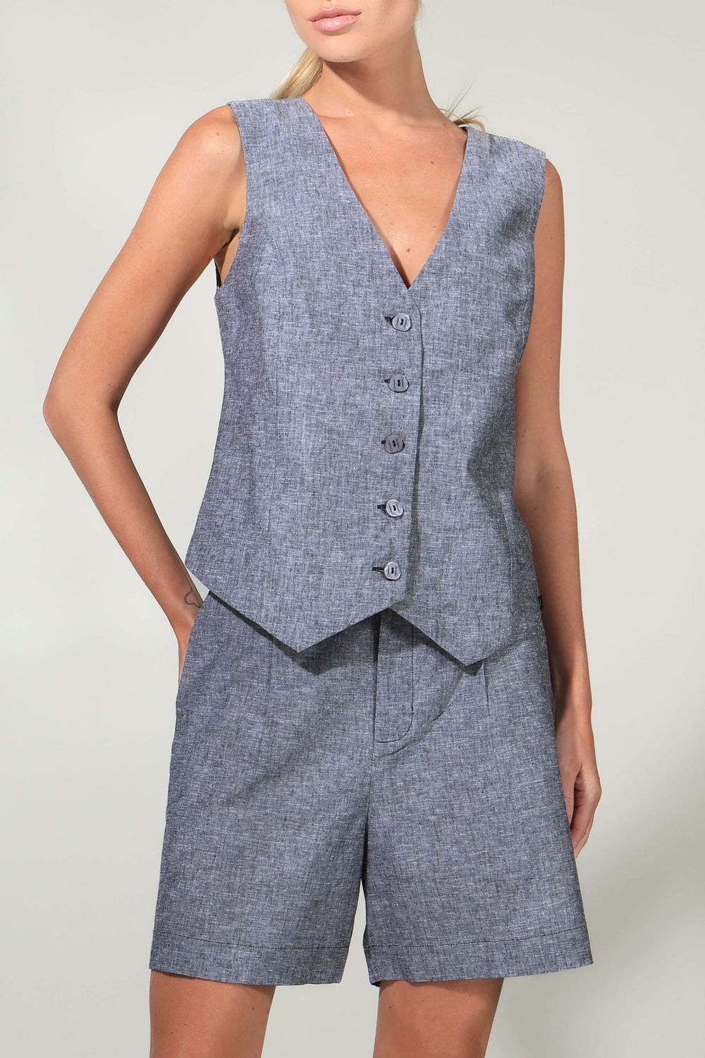 IMG_02390-COLETE-F7044---BLAZER-F12340---SHORTS-F2040-X-L_1