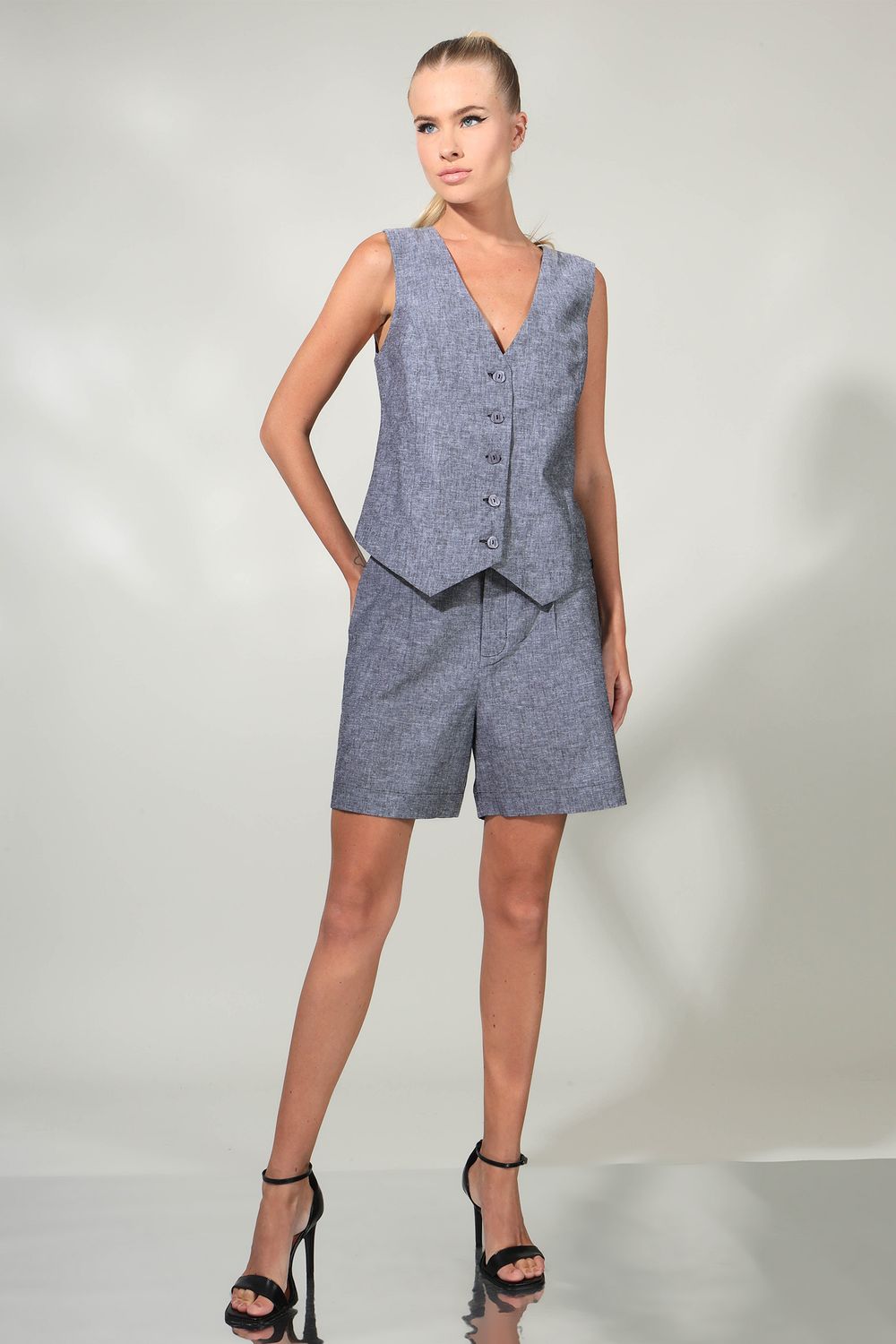 IMG_02390-COLETE-F7044---BLAZER-F12340---SHORTS-F2040-X-L_