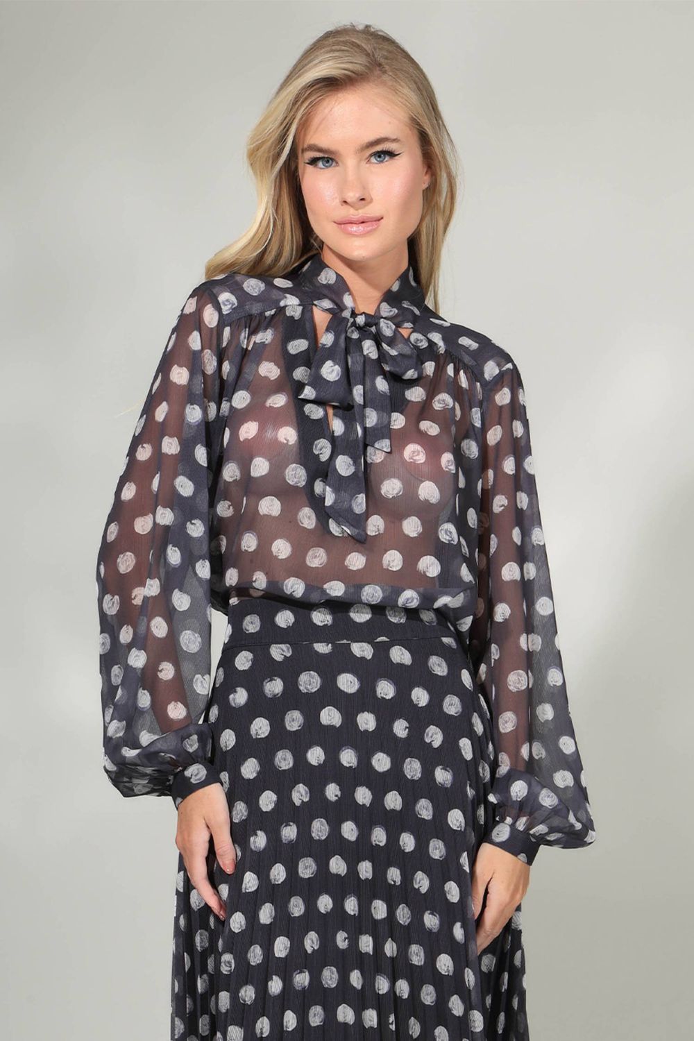 IMG_01410---BLUSA-F6866---SAIA-MID-F4185-X-L_