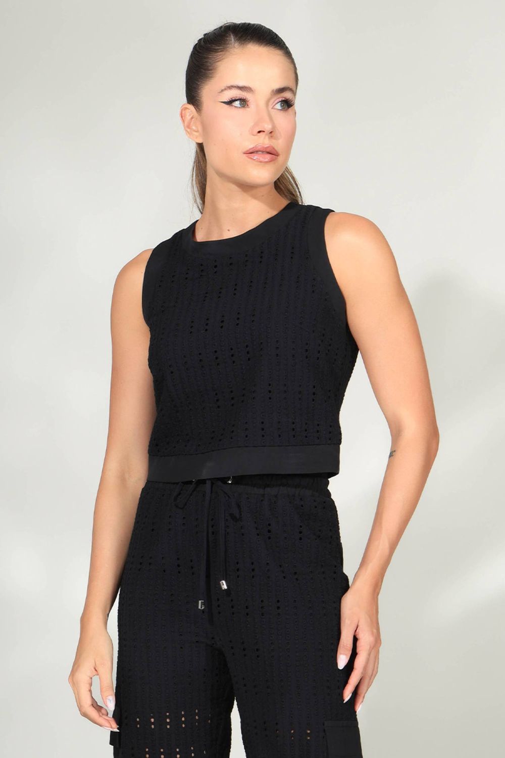 IMG_01484-BLUSA-F6869---CALCA---CALCA-F1344-X_