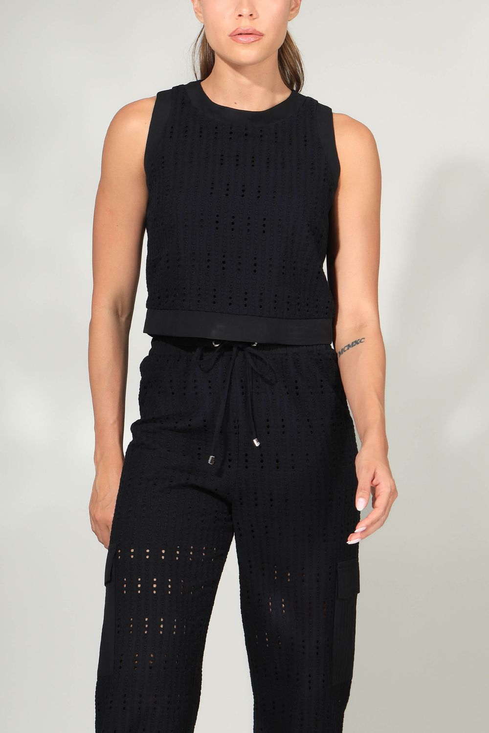 IMG_01489-BLUSA-F6869---CALCA---CALCA-F1344-X-LO_1