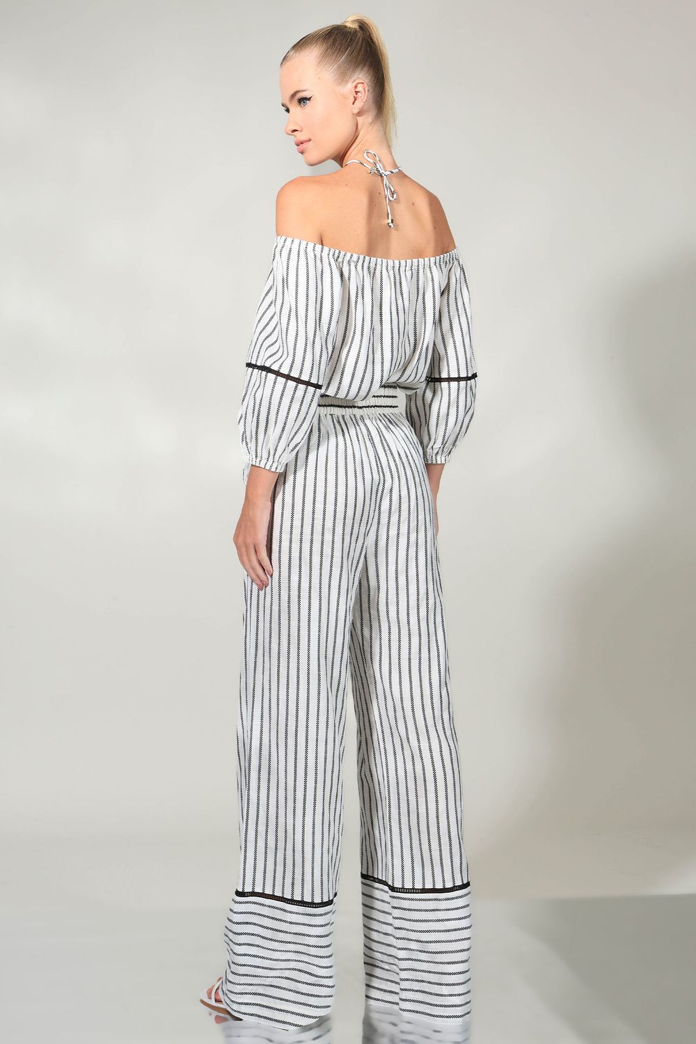 IMG_02076-BLUSA-F6875---CALCA-F1351-X_