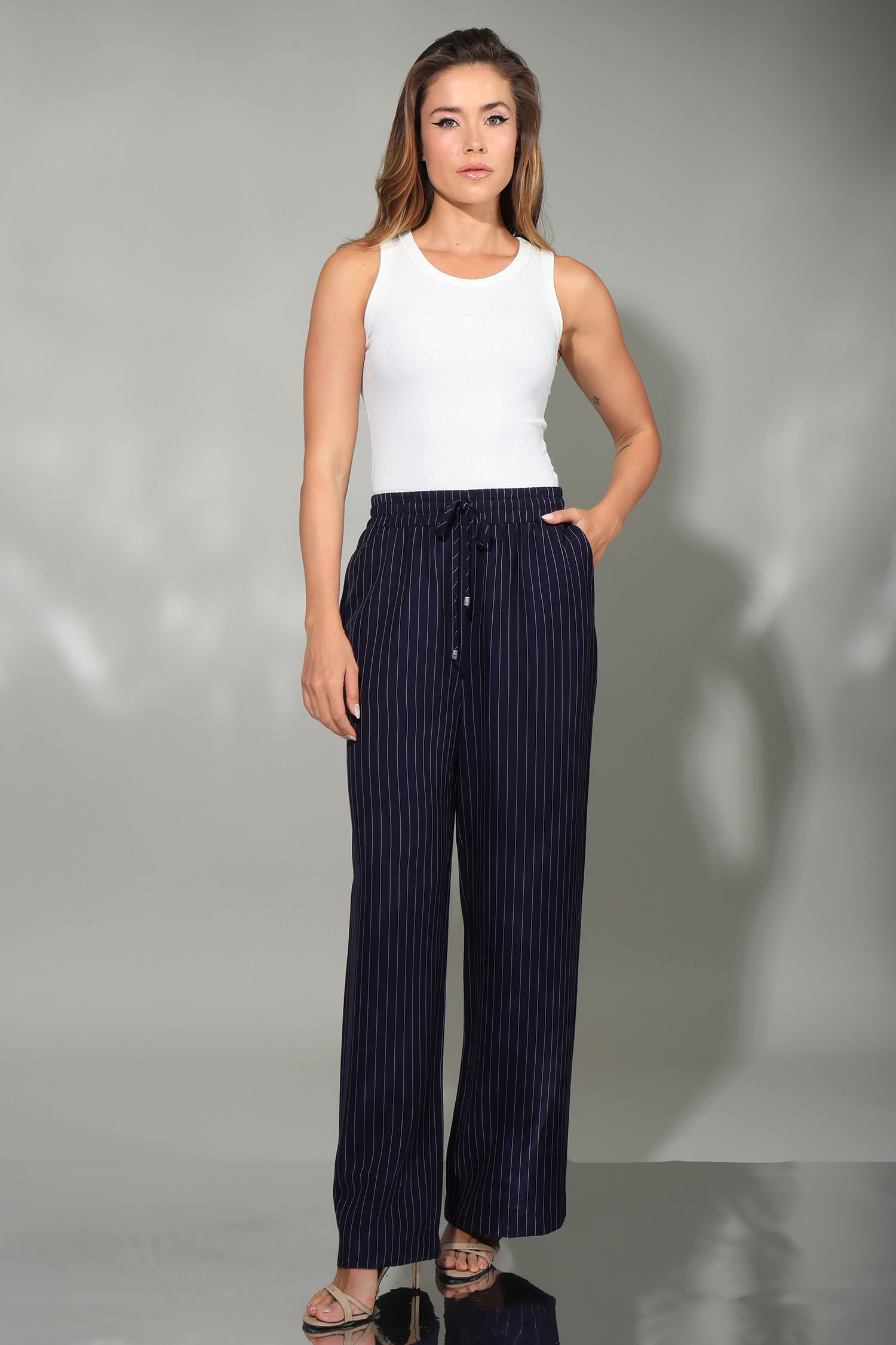 CALÇA RISCA DE GIZ