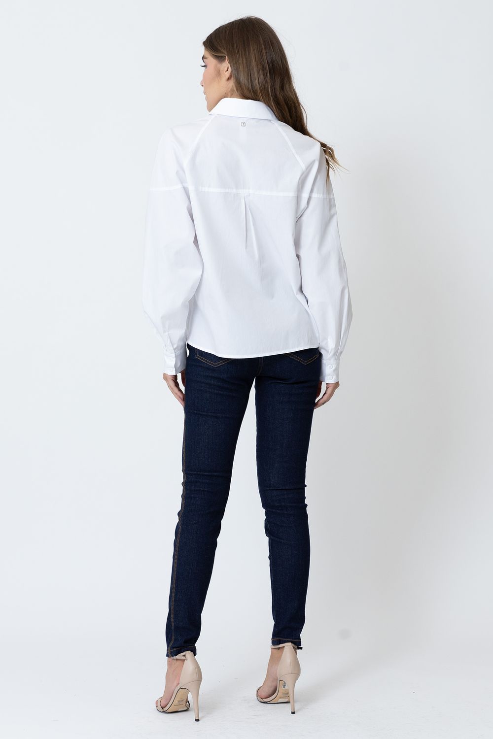 CAMISA-F80212-E-CALCA-JE1208-COSTAS