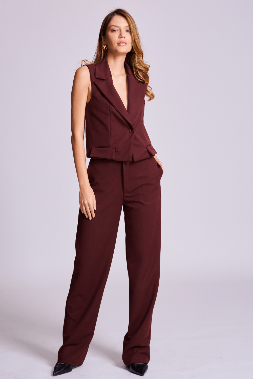 CALÇA ALFAIATARIA BOLSO NA LATERAL COR VINHO