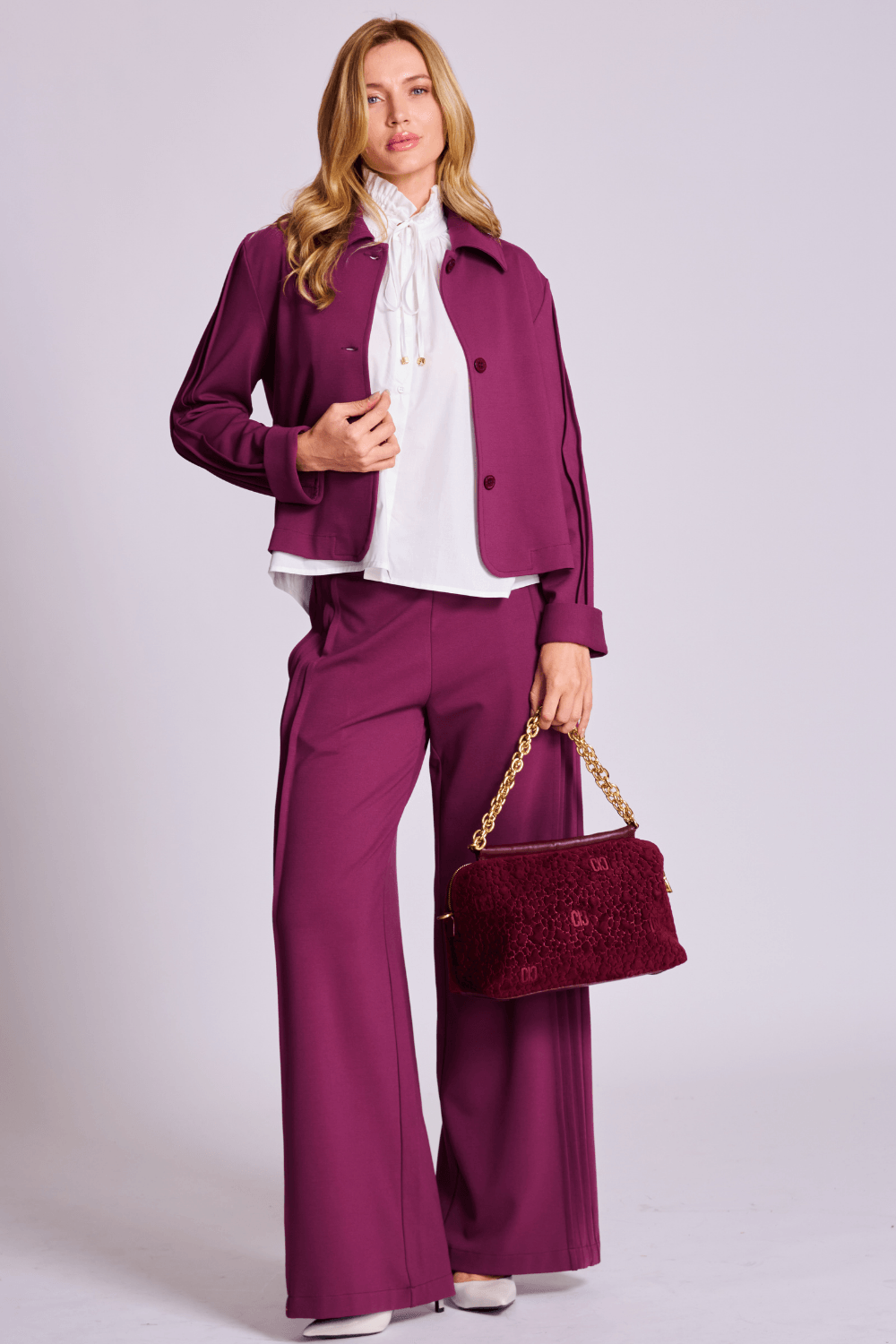 CALÇA ALFAIATARIA WIDE LEG NERVURAS LATERAIS BURGUNDY